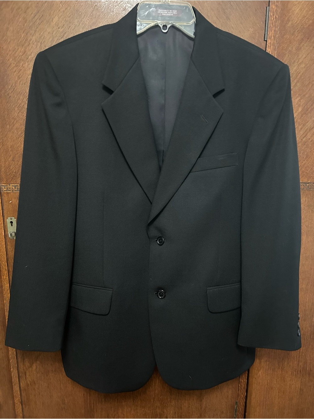 Classic Evan-Picone single-breasted men's suit jacket in solid black tailored
